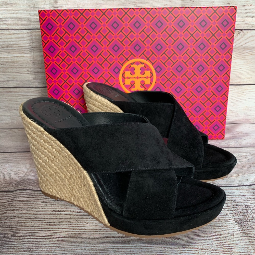 👠 Tory Burch Bailey 110 MM Wedge Mule Kid …